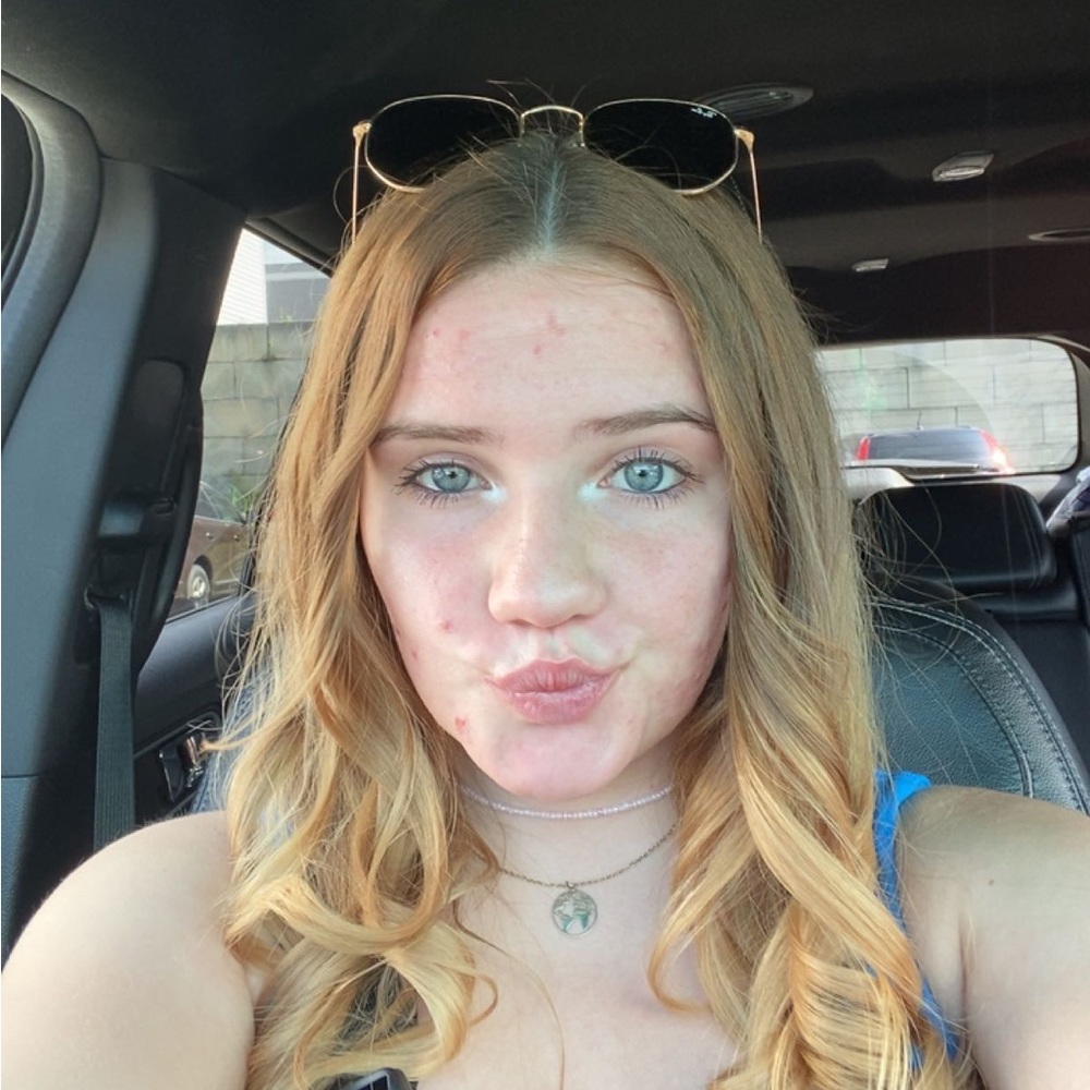 Meet your Posher, Izzy